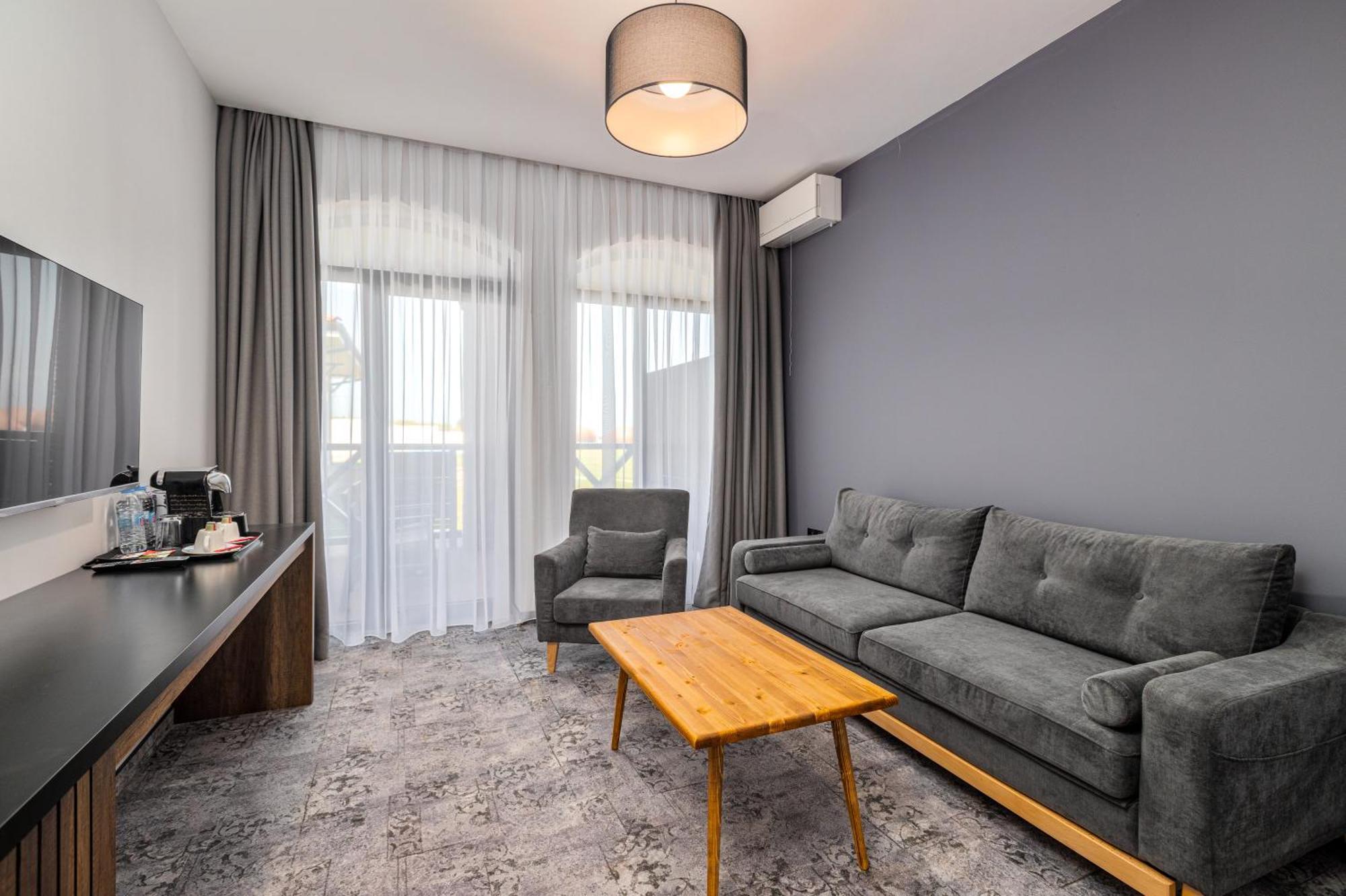 Hotel Qvevrebi Telavi Eksteriør billede